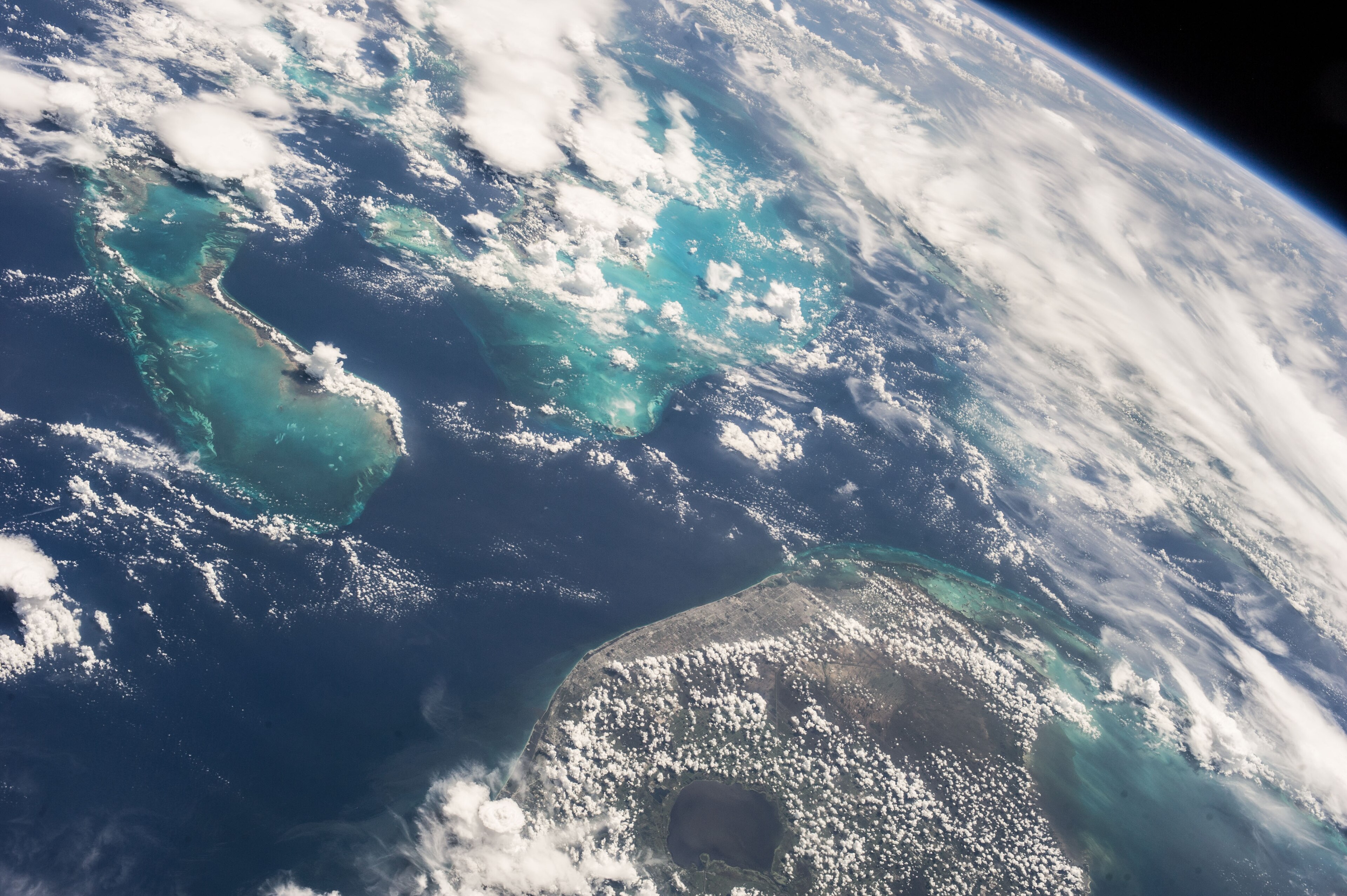 ISS037-E-1280_-_View_of_The_Bahamas.jpg