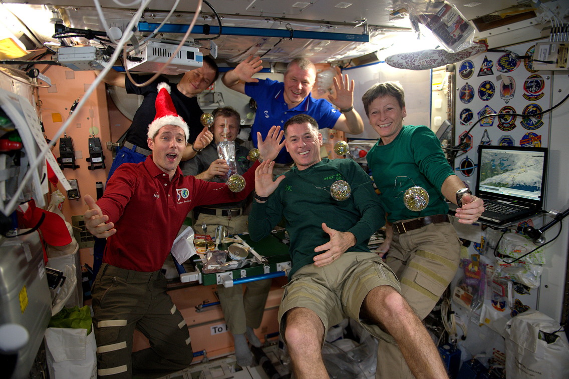 iss-50_christmas.jpg
